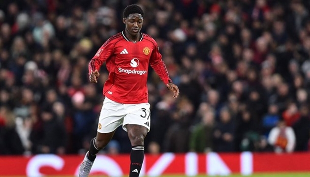 Giữ ch&acirc;n Mainoo l&agrave; phục vụ cho kế hoạch d&agrave;i hạn của Quỷ đỏ.