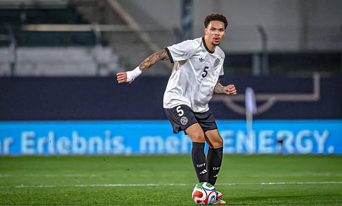 Ảnh bài viết Liverpool nhắm hậu vệ Frankfurt thần tượng Van Dijk