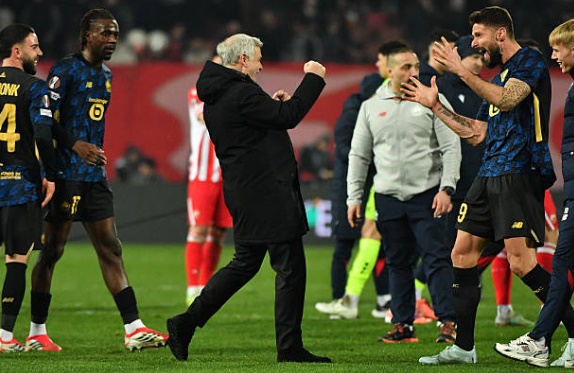 Lille gi&agrave;nh chiến thắng cảm x&uacute;c.