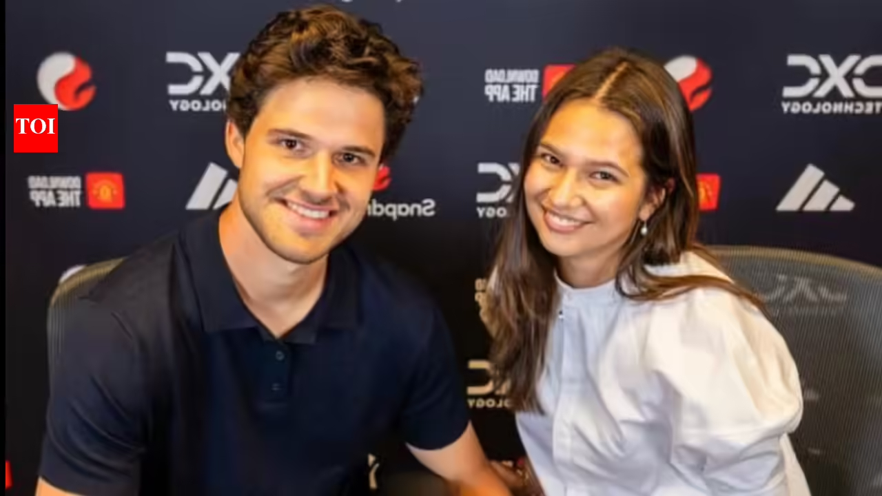 Sống chậm giữa hào quang rực rỡ.