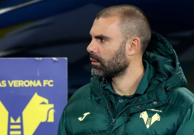 Verona chìm sâu vào khủng hoảng.