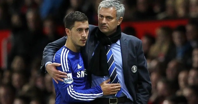 Hazard v&agrave; Mourinho ở Chelsea.