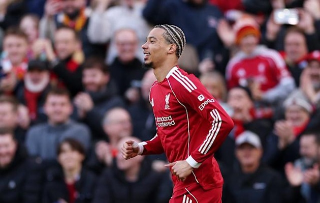 Ng&ocirc;i sao người Ph&aacute;p c&ograve;n đ&oacute;ng g&oacute;p 2 kiến tạo.