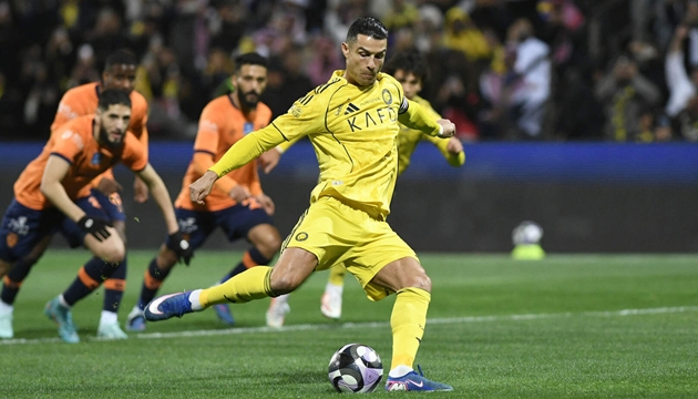 Ảnh bài viết Ronaldo hỏng phạt đền, Al Nassr vẫn ngược dòng thắng Al-Fayha 3-1