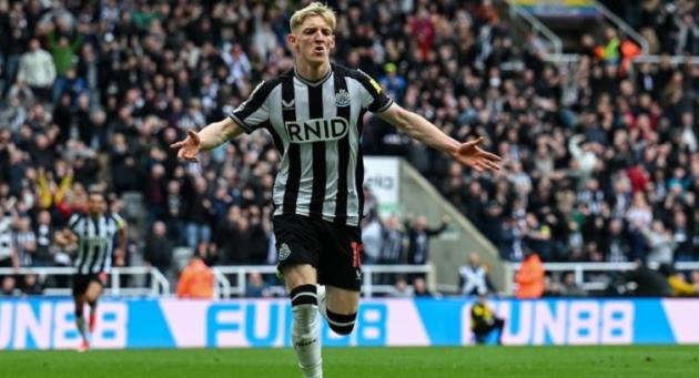 Ảnh bài viết Arsenal sáng cửa nổ bom tấn Gordon, vượt mặt MU và Liverpool