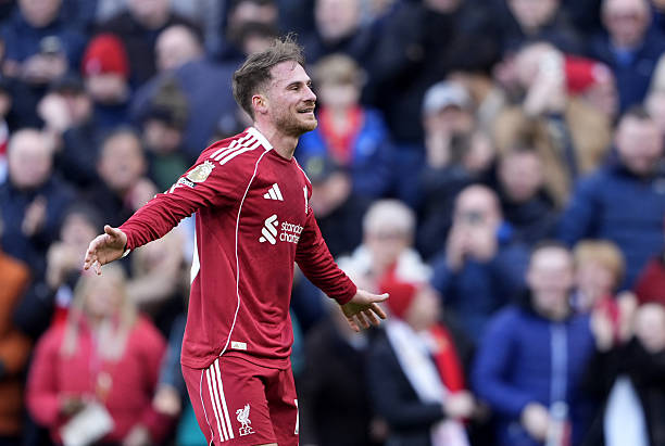 Tiền vệ người Argentina c&ocirc;ng thủ to&agrave;n diện.