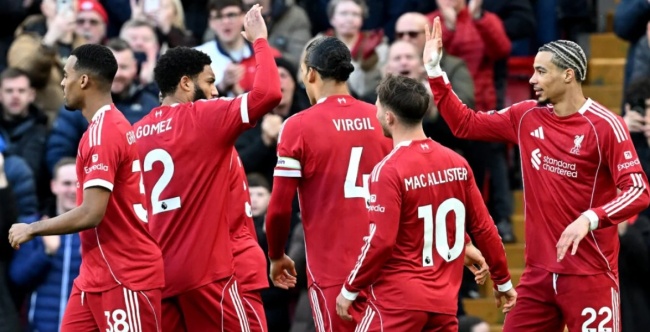 Liverpool c&oacute; thắng lợi gi&ograve;n gi&atilde;.
