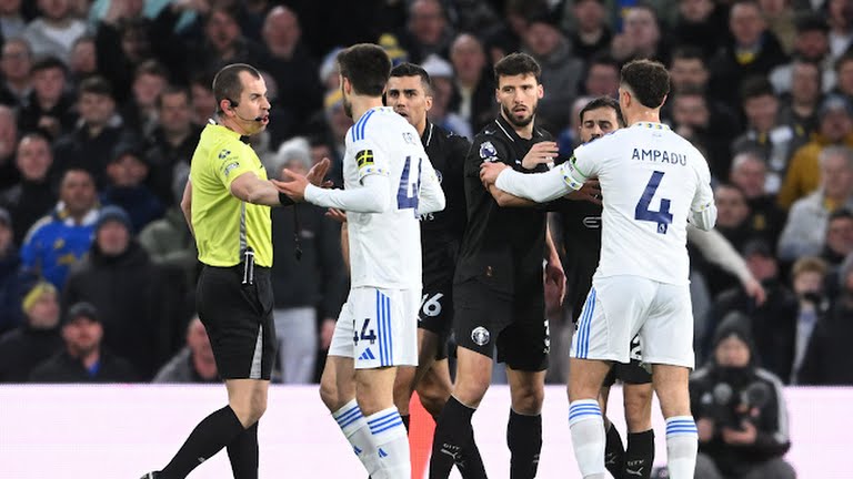 Ruben Dias (7/10):&nbsp;Thể hiện vai tr&ograve; thủ lĩnh nơi h&agrave;ng ph&ograve;ng ngự, đặc biệt l&agrave; khi Man City bị cho&aacute;ng ngợp trước lối chơi &aacute;p s&aacute;t nhanh của Leeds.