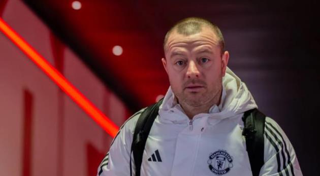 Travis Binnion - vị trợ l&yacute; t&agrave;i năng của Carrick.