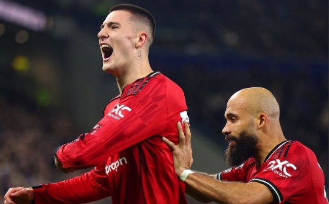 Ảnh bài viết Mbeumo hay Sesko là lời giải cho hàng công Man Utd trước Palace?