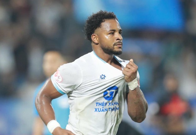 Xu&acirc;n Son ghi b&agrave;n cho Nam Định.