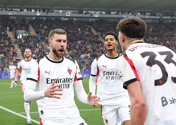 AC Milan gi&agrave;nh trọn 3 điểm trước Inter.