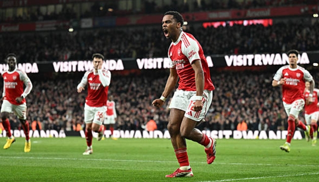 Ảnh bài viết Jurrien Timber và định nghĩa hậu vệ biên toàn diện của Arteta