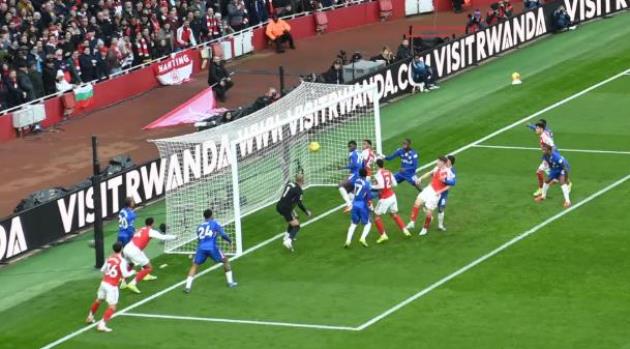 Ảnh bài viết Liam Rosenior chỉ ra 2 "tử huyệt" của Chelsea sau thất bại trước Arsenal