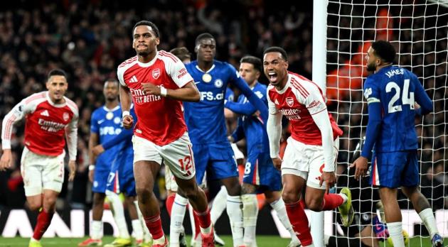 Ảnh bài viết Đôi chân run rẩy của Arsenal và nỗi lo mất ngôi vào tay Man City