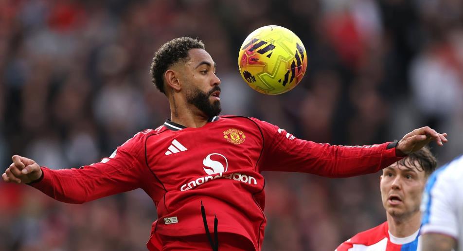 Cunha khiến h&agrave;ng thủ Palace gặp nhiều kh&oacute; khăn.