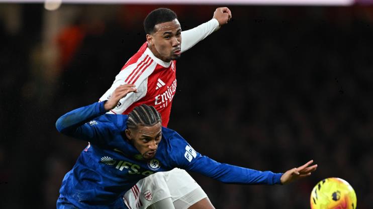 Gabriel (8 điểm): Thống trị kh&ocirc;ng chiến ở cột xa để kiến tạo cho b&agrave;n mở tỷ số. Kh&ocirc;ng ho&agrave;n to&agrave;n &aacute;p đảo được Joao Pedro v&agrave; phải nhận thẻ v&agrave;ng v&igrave; pha phạm lỗi kh&ocirc;ng cần thiết, nhưng vẫn l&agrave; chốt chặn quan trọng. Ph&ograve;ng ngự xuất sắc ở ph&uacute;t b&ugrave; giờ để chặn c&uacute; s&uacute;t của Liam Delap.