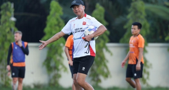 Ảnh bài viết HLV Lê Huỳnh Đức chỉ trích hàng công CA TP.HCM sau trận thua