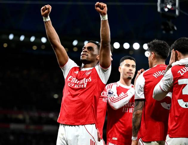 Arsenal hạ Chelsea, g&oacute;p phần tạo n&ecirc;n cột mốc kh&oacute; tin trong lịch sử Ngoại hạng Anh.
