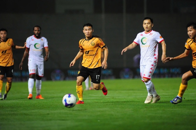 Ảnh bài viết Văn Tùng ghi bàn thứ 11.000 trong lịch sử V-League