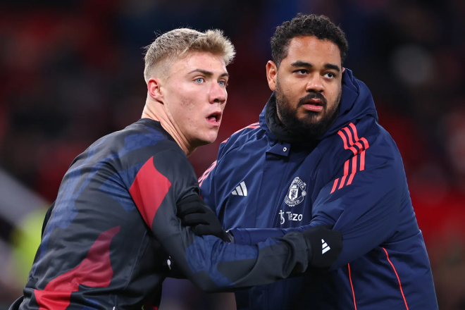 Candido ngầm chỉ tr&iacute;ch cầu thủ MU kh&ocirc;ng tu&acirc;n thủ đấu ph&aacute;p từ BHL khi đ&oacute;.