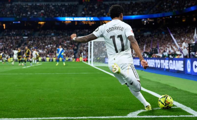 Cơ hội để Rodrygo thể hiện m&igrave;nh.