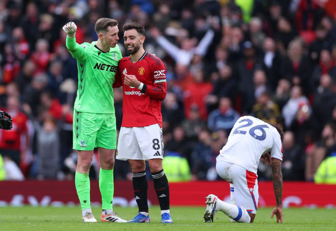 Bruno tiết lộ &yacute; định bắt b&agrave;i bất th&agrave;nh của Dean Henderson.