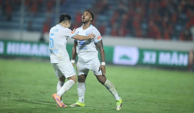 Xu&acirc;n Son rốt cuộc cũng đ&atilde; nổ s&uacute;ng trở lại. 