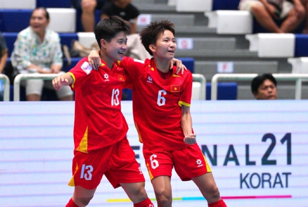 Futsal nữ Việt Nam hủy diệt Indonesia tại trận tranh hạng Ba.
