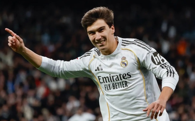 Gonzalo l&agrave; niềm hy vọng của h&agrave;ng c&ocirc;ng Real.