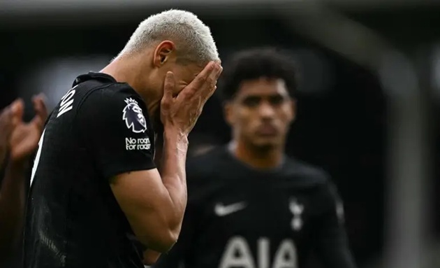 C&aacute;c cầu thủ Tottenham c&oacute; thể bị giảm lương.