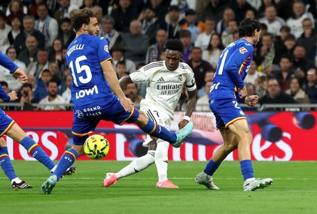 C&aacute;c cầu thủ Real bỏ lỡ nhiều cơ hội ngon ăn.