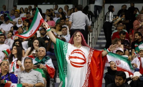 Mới năm ngo&aacute;i, c&aacute;c cổ động vi&ecirc;n Iran c&ograve;n h&agrave;o hứng khi đội nh&agrave; gi&agrave;nh v&eacute; tham dự ng&agrave;y hội lớn nhất h&agrave;nh tinh.