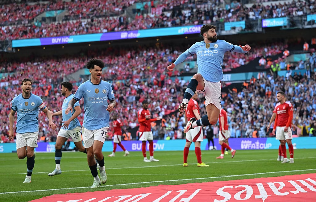 Lịch sử đối đầu đang nghi&ecirc;ng về ph&iacute;a đội chủ s&acirc;n Etihad.