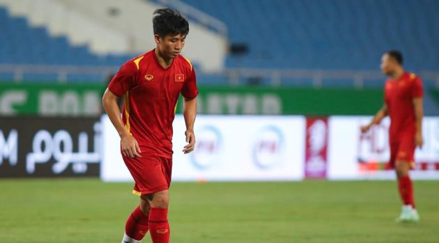 Tiến Dũng d&iacute;nh chấn thương.