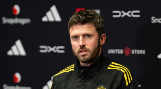 Carrick d&agrave;nh sự t&ocirc;n trọng lớn cho HLV Newcastle.