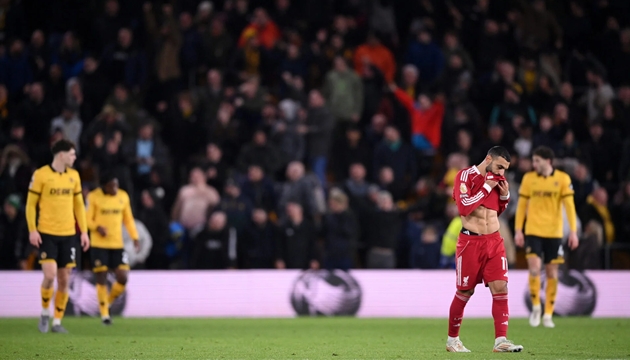 Liverpool gục ng&atilde; trước Wolves.