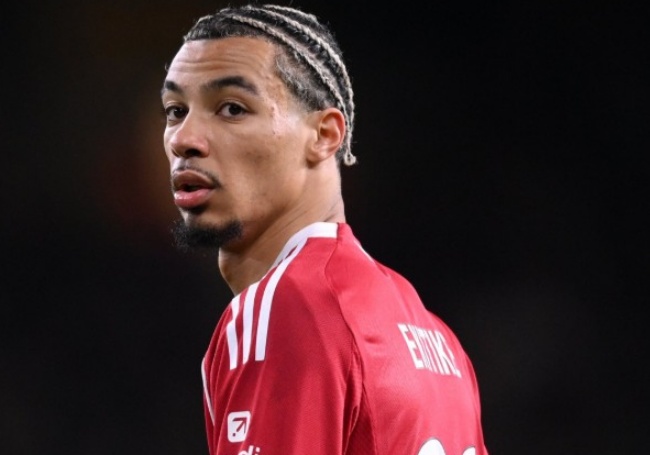 Ảnh bài viết Ekitike châm ngòi màn xô xát dữ dội ở trận Wolves thắng Liverpool