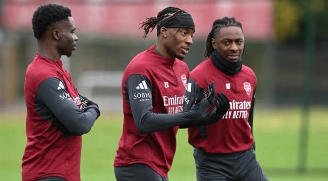 Arsenal phải làm mới tuyến giữa.