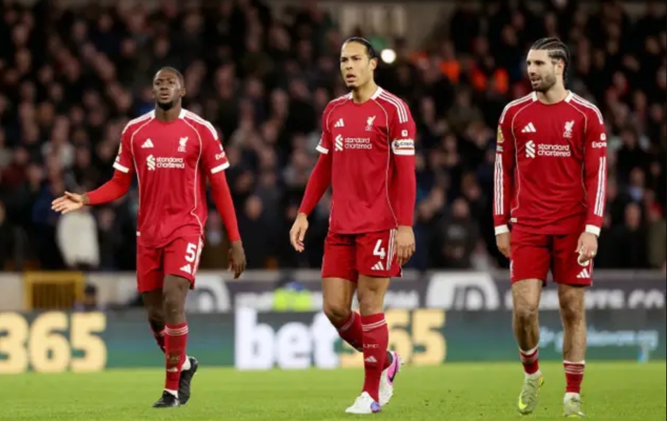Ảnh bài viết Liverpool thua Wolves 1-2, Van Dijk bị CĐV công kích