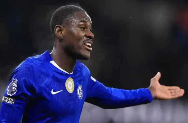 H&agrave;ng thủ Chelsea thiếu vắng một thủ lĩnh.