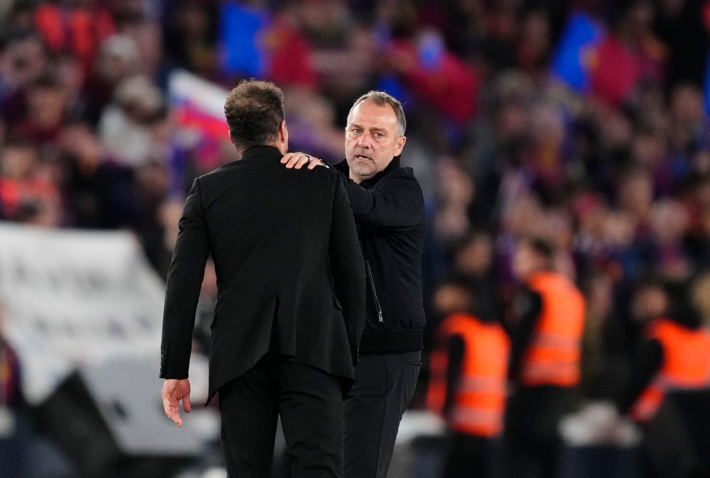 Ảnh bài viết Simeone nói gì với Flick sau khi loại Barca?