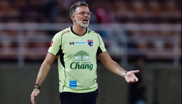 HLV Anthony Hudson đang đứng trước nhiều &aacute;p lực lớn.