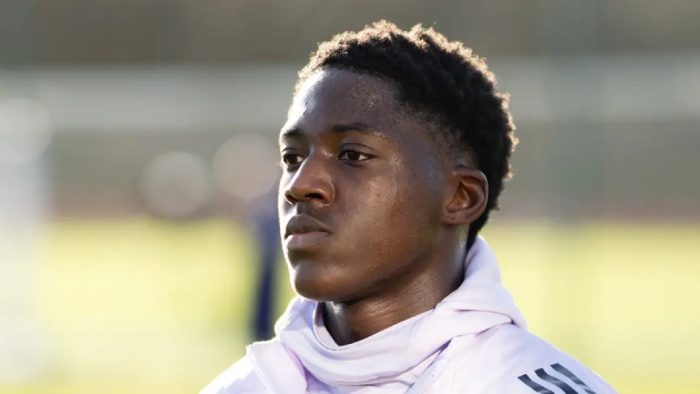 Mainoo tỏa s&aacute;ng dưới thời Carrick, nhưng nỗi lo rời Old Trafford vẫn hiện hữu.