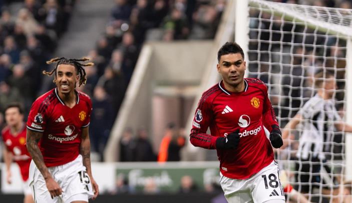 B&agrave;n gỡ h&ograve;a của Casemiro l&agrave; kh&ocirc;ng đủ.