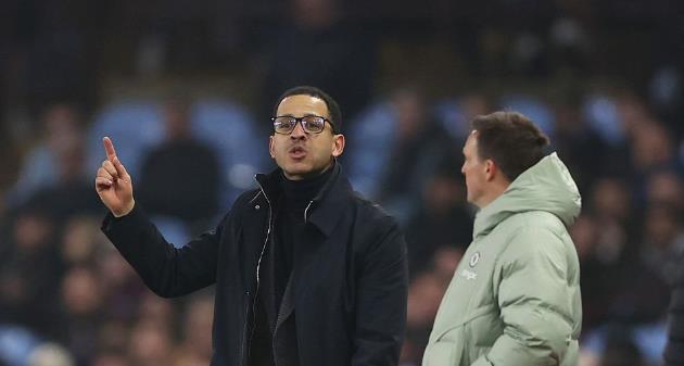 HLV Liam Rosenior muốn Chelsea duy tr&igrave; sự ổn định.