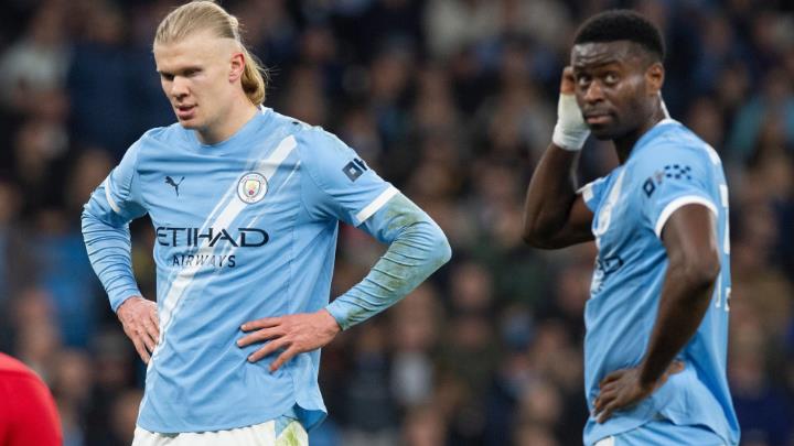 Man City thất thế trước Arsenal trong cuộc đua v&ocirc; địch.