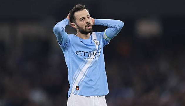 Bernardo Silva kh&ocirc;ng h&agrave;i l&ograve;ng với c&ocirc;ng t&aacute;c trọng t&agrave;i.