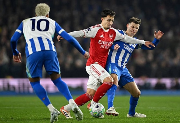 Martin Zubimendi (6/10): C&oacute; dấu hiệu qu&aacute; tải. Xử l&yacute; b&oacute;ng rườm r&agrave; v&agrave; tỏ ra thiếu tự tin so với giai đoạn đầu mới đến Ngoại hạng Anh.