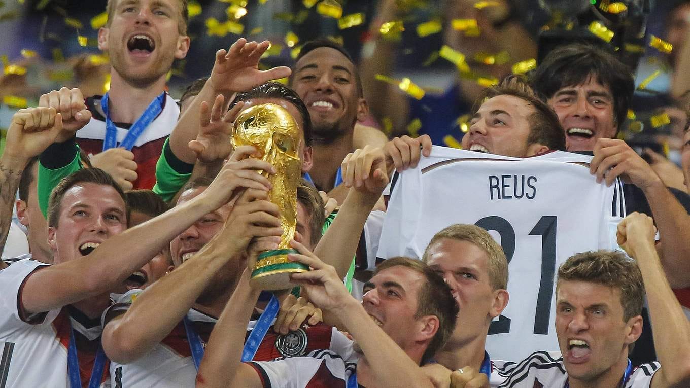 Chiếc &aacute;o Reus trong đ&ecirc;m v&ocirc; địch.